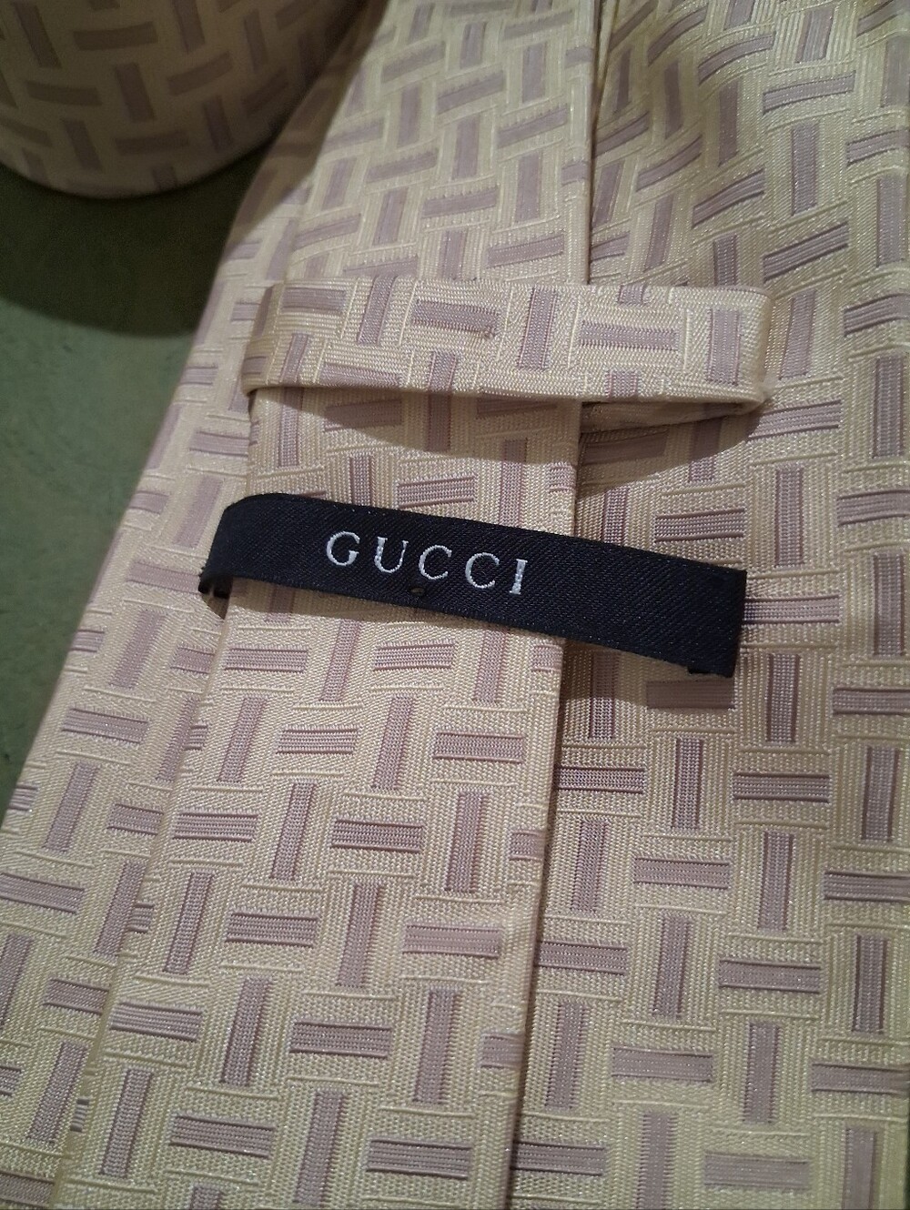 Gucci Beige Geometric Silk Tie - Picture 4 of 8